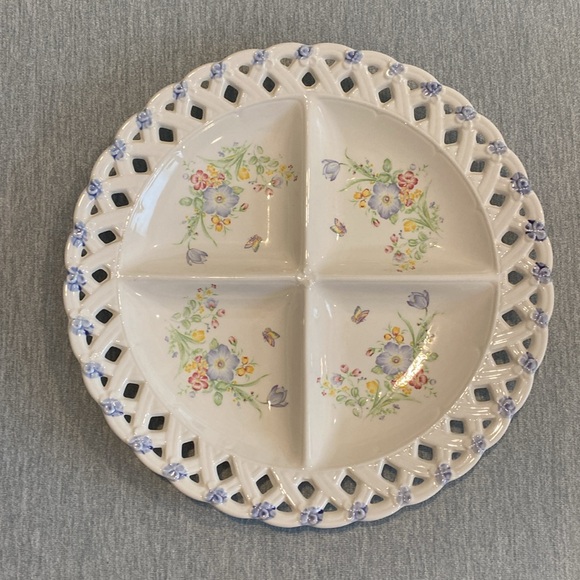 EUC VTG RETICULATED PORCELAIN 4 SECTION SERVING DISH IN PASTEL COLOURS - Picture 3 of 8